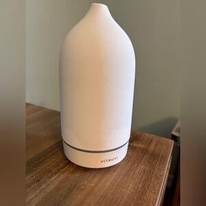 Vitruvi beautiful essential oil diffuser